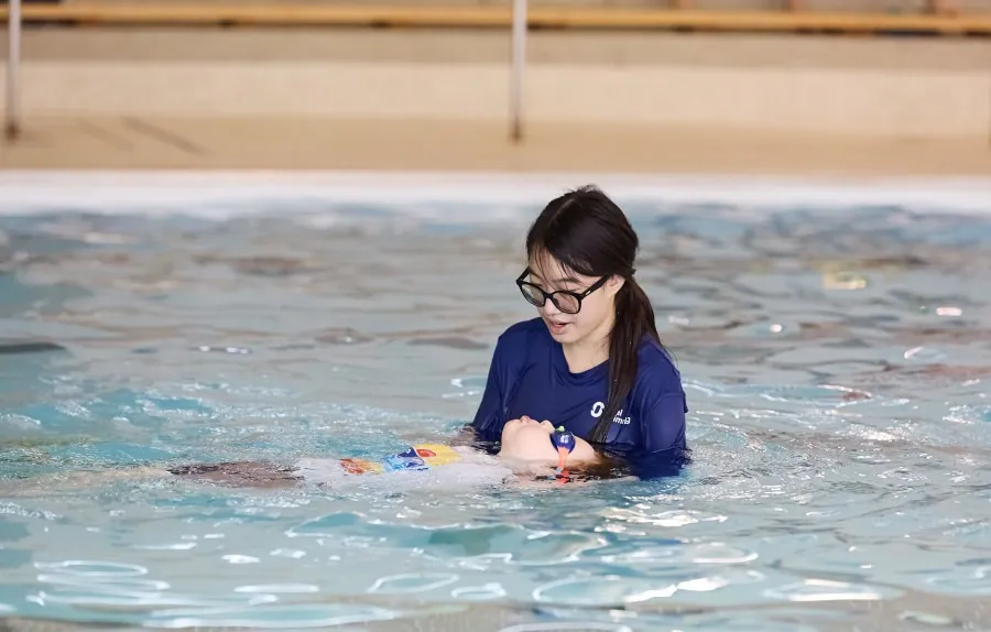 Tips for Maintaining Your Swimmer's Confidence Year-Round