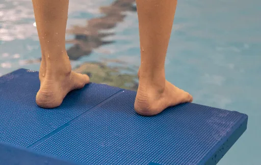 Why Swim Lesson Breaks Slow Your Child's Progress